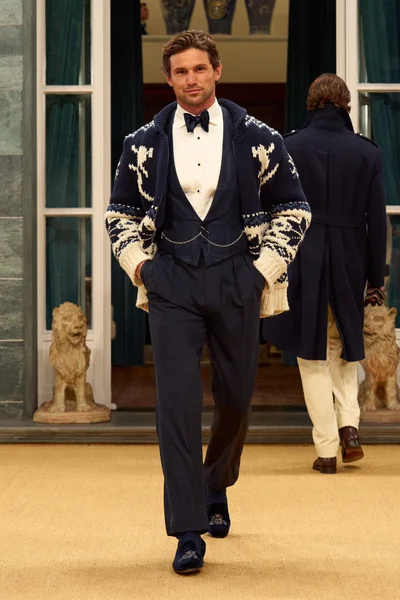 Look 69